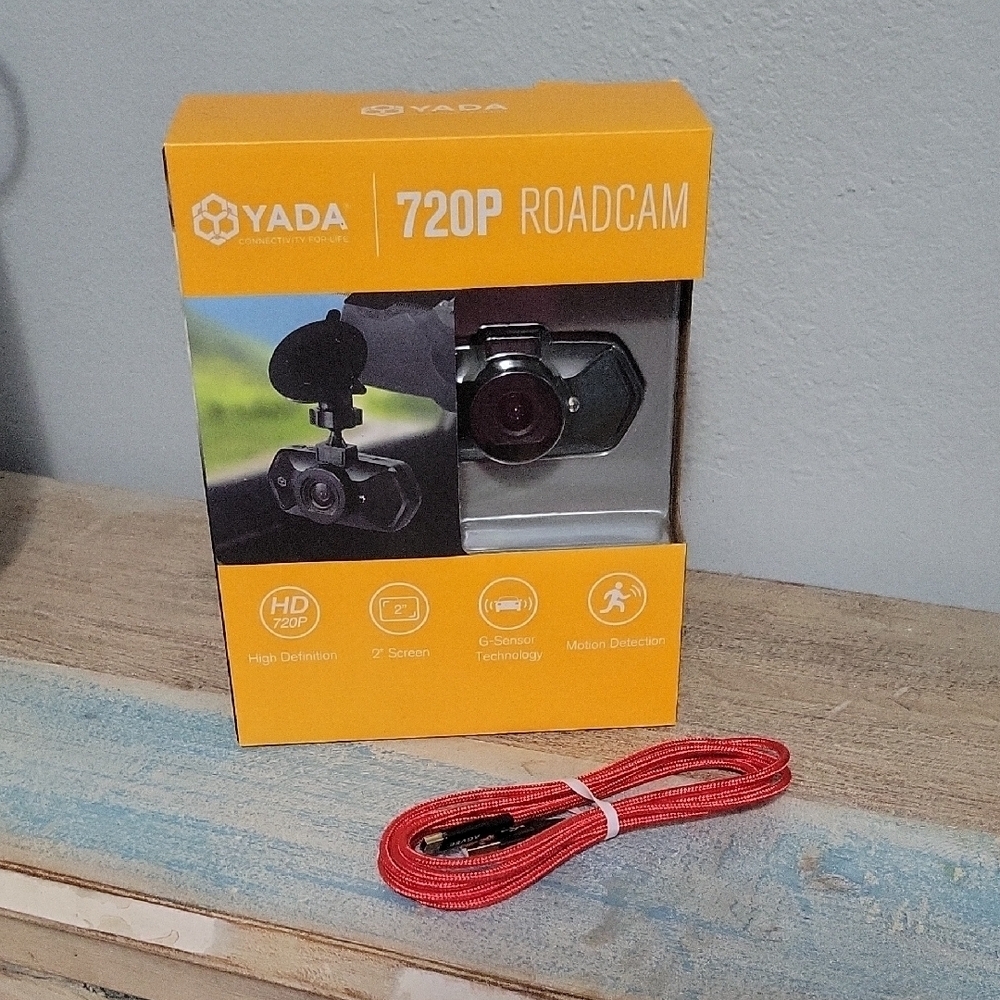 Yada 720P Roadcam 2" screen high def, motion detect, extra usb cable